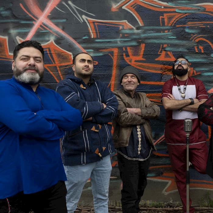 Street Sounds : The Grey Stars