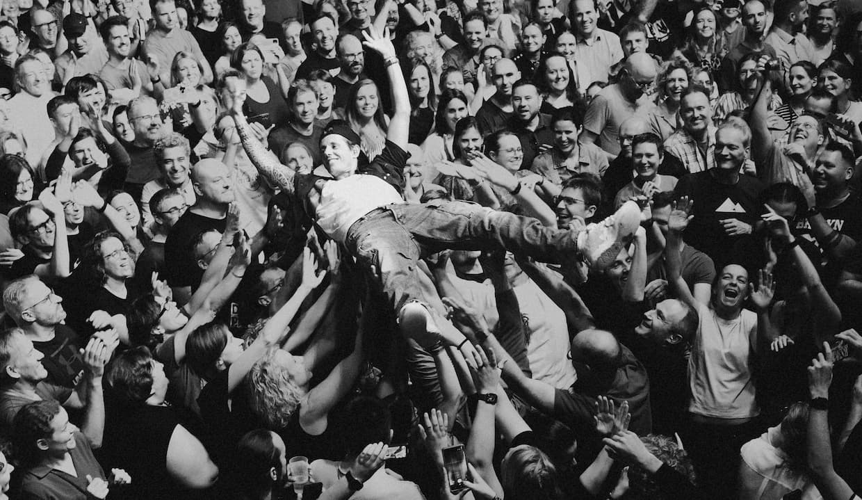 REWIND: K's Choice plays 'Paradise In Me' (1996)