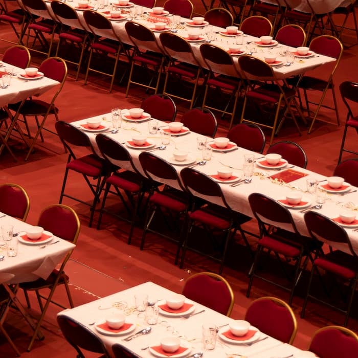 Gift a New Year's Eve meal to a homeless person for €5