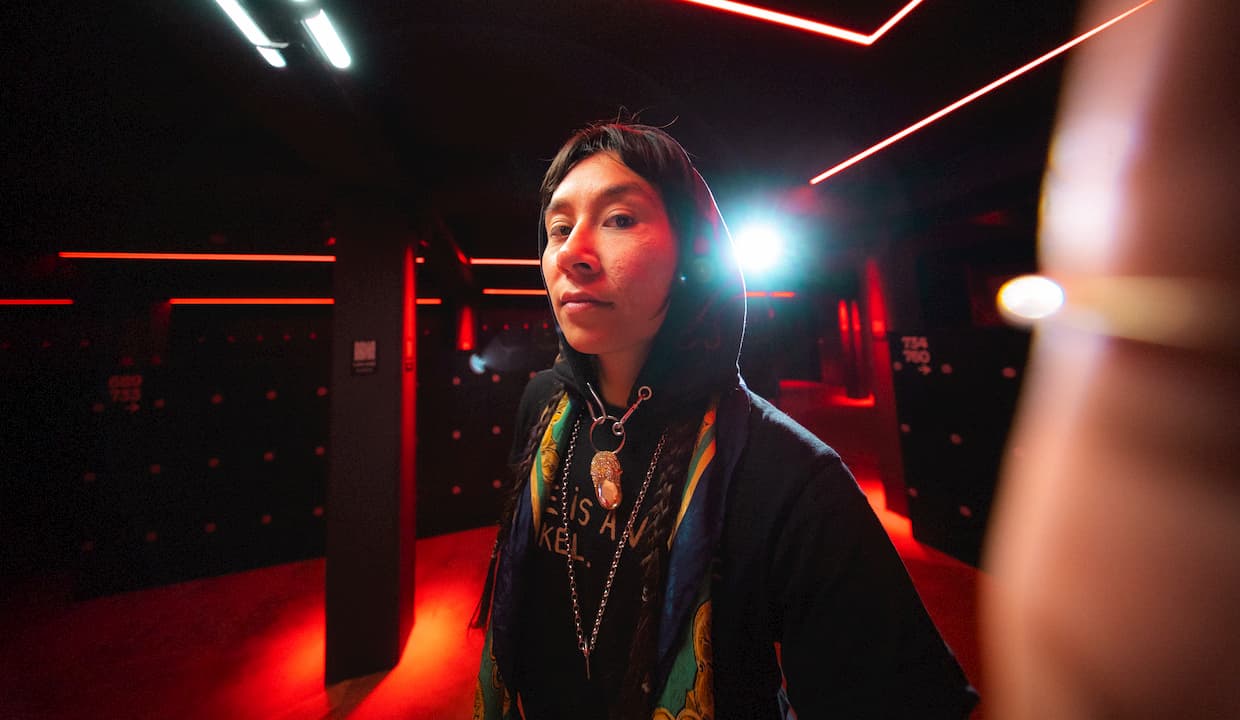 Watch the Locker Room Session with Vieze Meisje