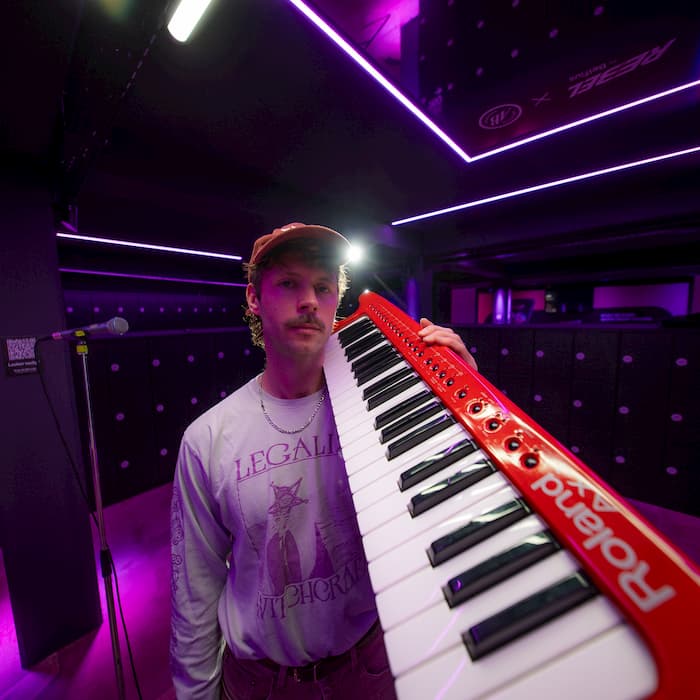 Regardez la Locker Room Session avec Pomrad