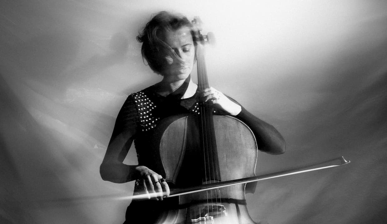 Nina Vanhoenacker presents 'An Unbalanced Piece Of Wood'