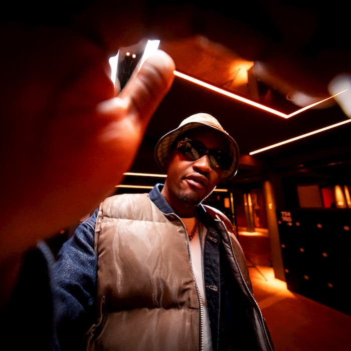 Regardez la Locker Room Session avec Gotti Maras