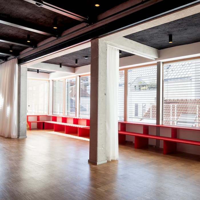 AB opens its renovated buildings on Steenstraat