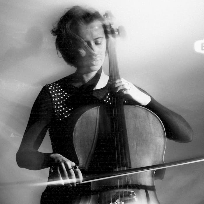 Nina Vanhoenacker presents 'An Unbalanced Piece Of Wood'