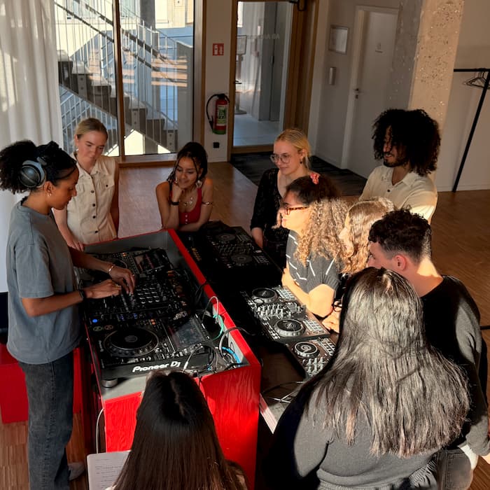 Nightlab w/BLCK Mamba DJ workshop: intermediate