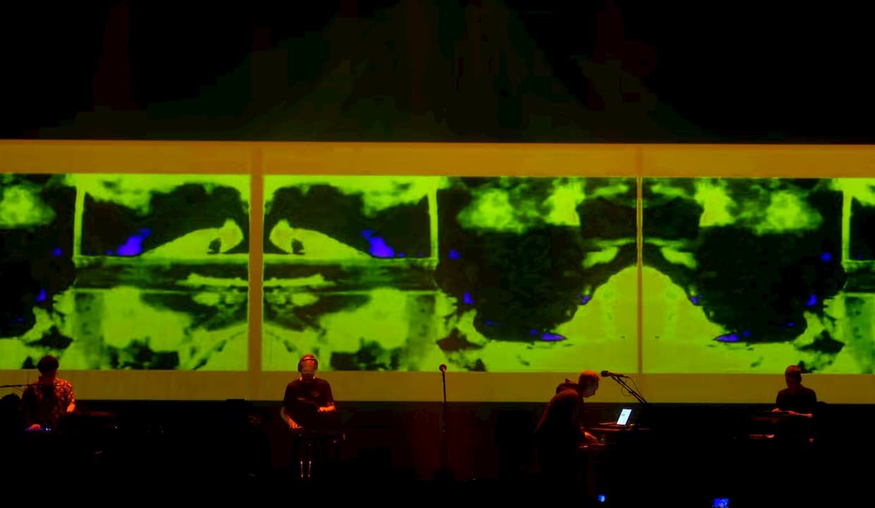 Herbekijk Cabaret Voltaire live in AB