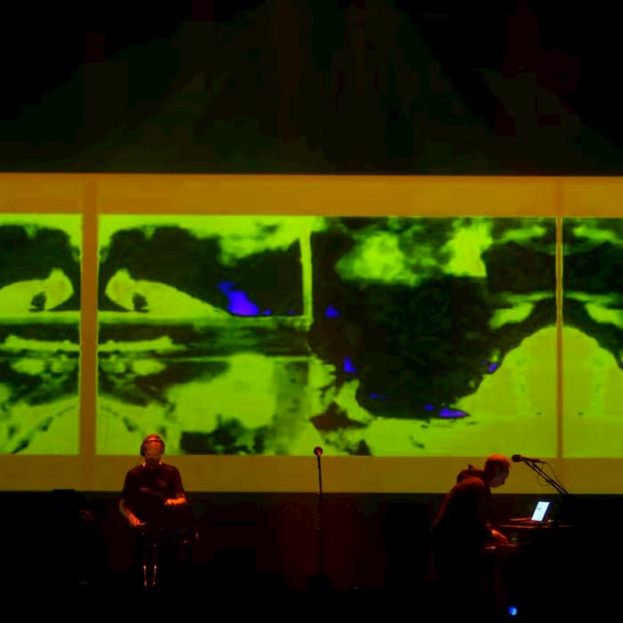 Regardez Cabaret Voltaire en direct à l'AB